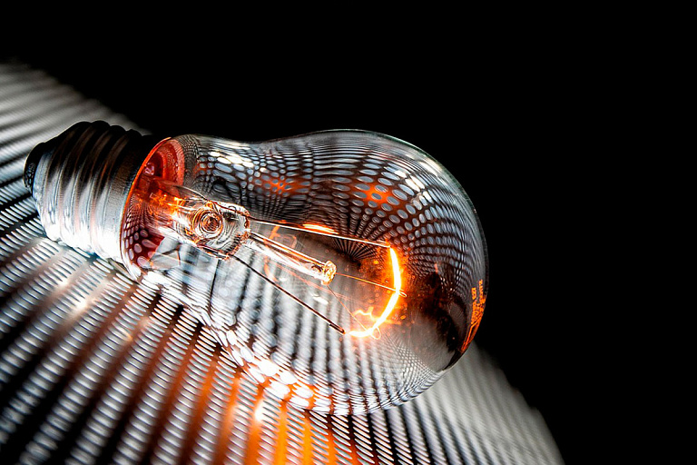 Абьюз, любовь и лампочка: в Минске раскрыли коварное убийство из 90-х