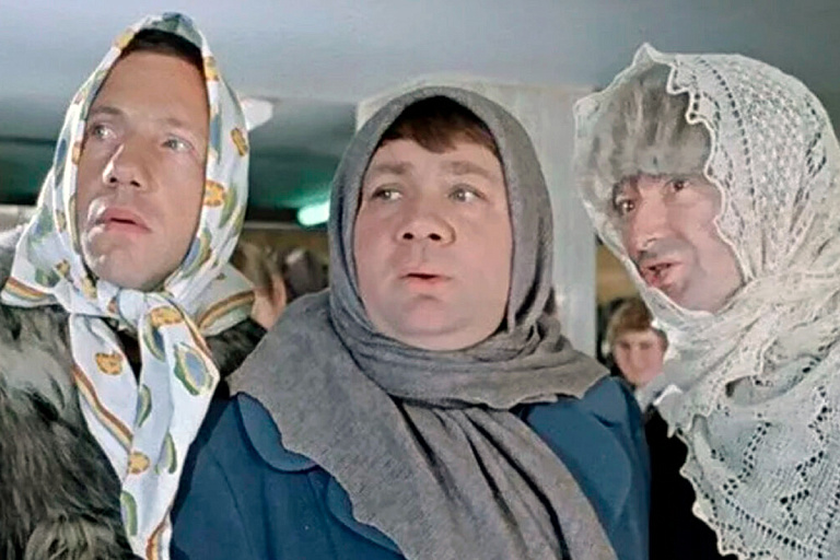 Брюки превращаются: какие тренды из СССР подхватила современная мода