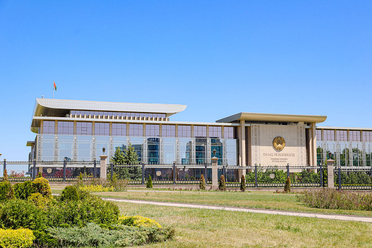 "Недружественный шаг": Лукашенко назвал причины закрытия границы Польшей