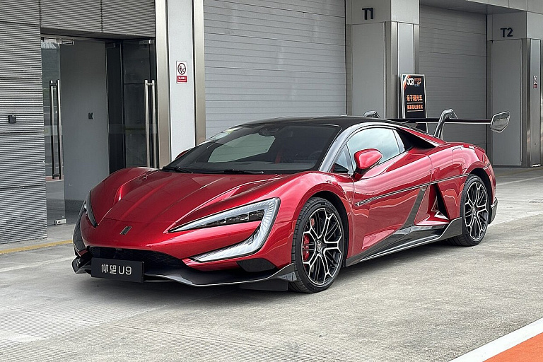 Китайский Yangwang U9 побил рекорд скорости, который принадлежал Bugatti