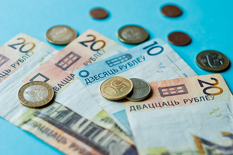 Стала известна средняя зарплата в Беларуси – вам не понравится