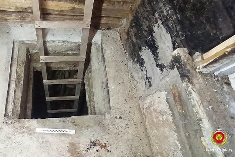 Жуткая находка в подвале: белорусы купили дом и обнаружили мумию