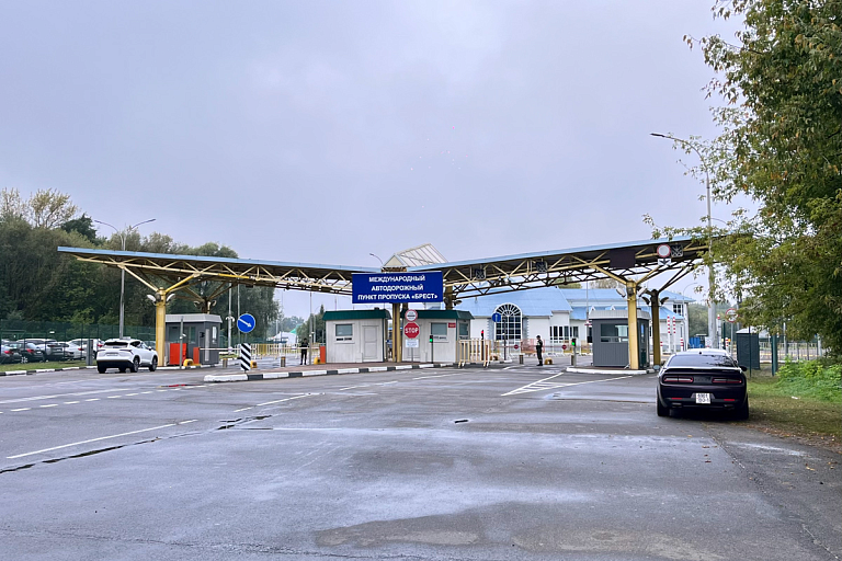 Польша открыла границу с Беларусью и начала пропускать транспорт