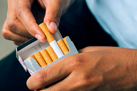 Сигареты снова дорожают: узнали, за какие марки придется платить больше