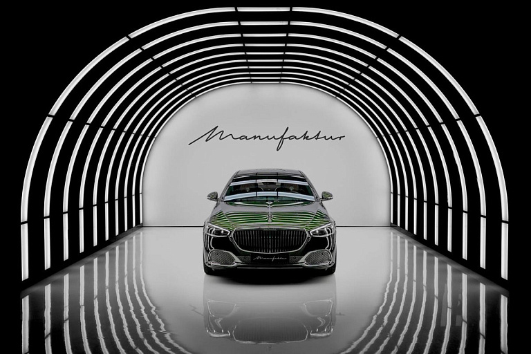 Отделка – чистое золото: Mercedes представил роскошный Maybach V12