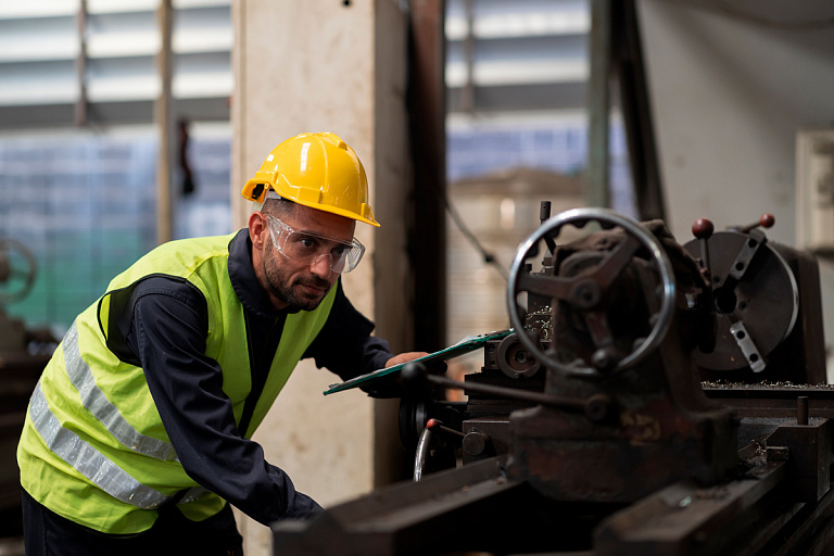 Пьяных тоже хватает: профсоюзы остались недовольны работой предприятий