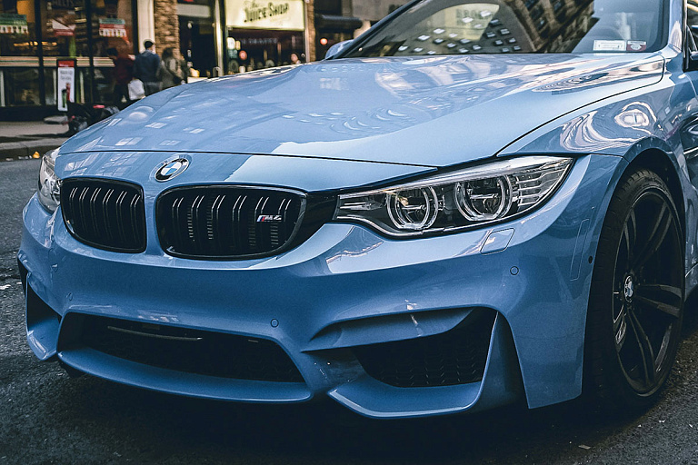 BMW отзывает по всему миру более 330 тысяч машин из-за угрозы пожара