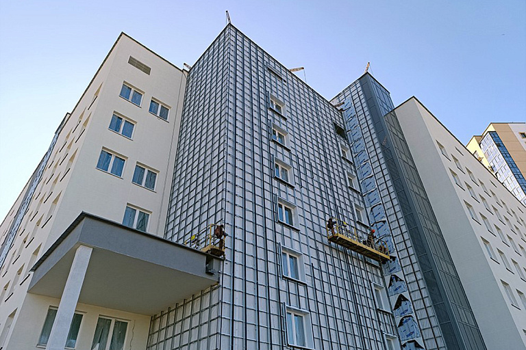 Бассейн готов, скоро открытие: посмотрите на новую поликлинику в Лошице