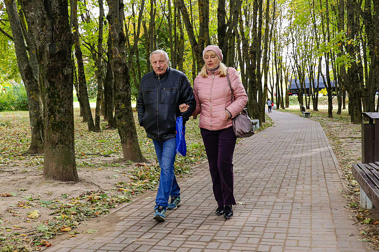 Вы не поверите, чем занимаются белорусские пенсионеры – нет, не дачей