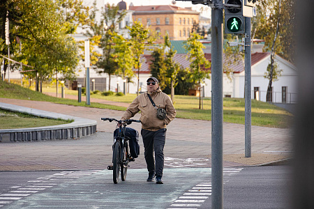 Спешиваются или нет: посмотрели на минчан через месяц после новых ПДД