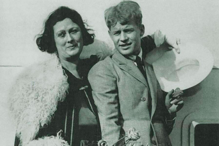 Народный поэт, имажинист и пьяница: как жил Сергей Есенин