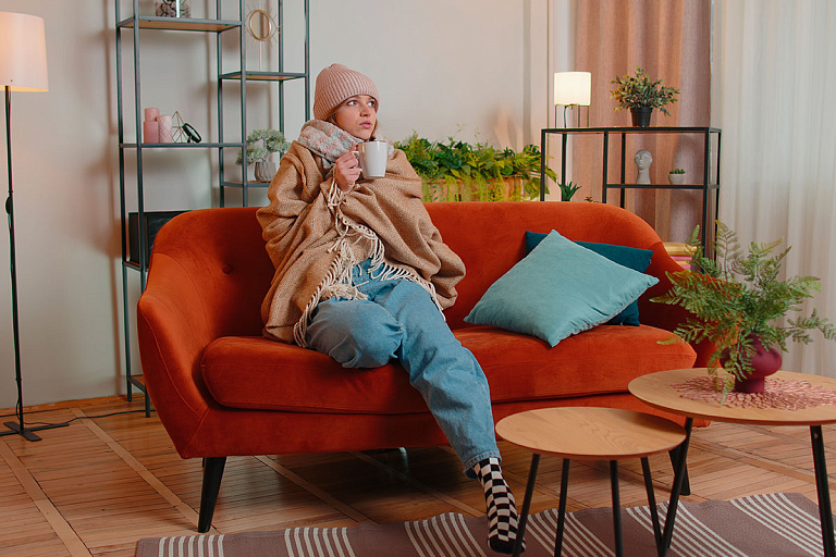 Дома все еще холодно: в ЖКХ рассказали, почему батареи могут не греть