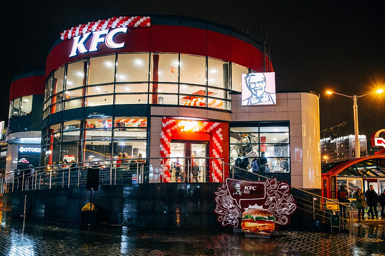 KFC в Беларуси 10 лет: рассказываем историю бренда и открытия сети в Минске