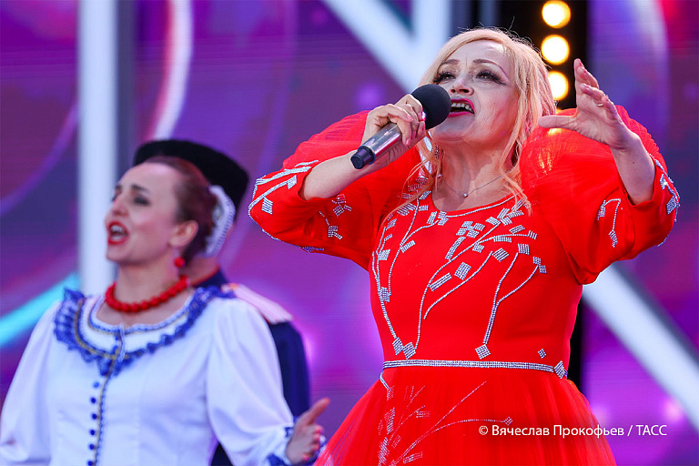 Ручей течет в суд: у Кадышевой проблемы с авторскими правами