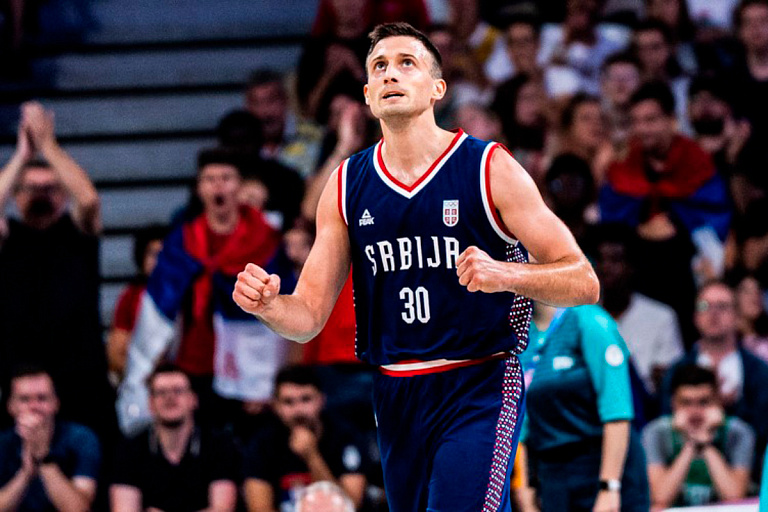 Скандал в баскетболе: физиотерапевт "Дубая" угробил главную звезду клуба