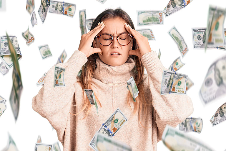 Боюсь остаться без денег: как пениафобия разрушает жизнь и что с ней делать