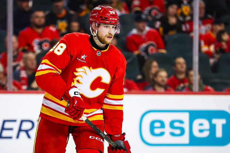 Белорусский хоккеист не может присоединиться к новой команде – в чем дело