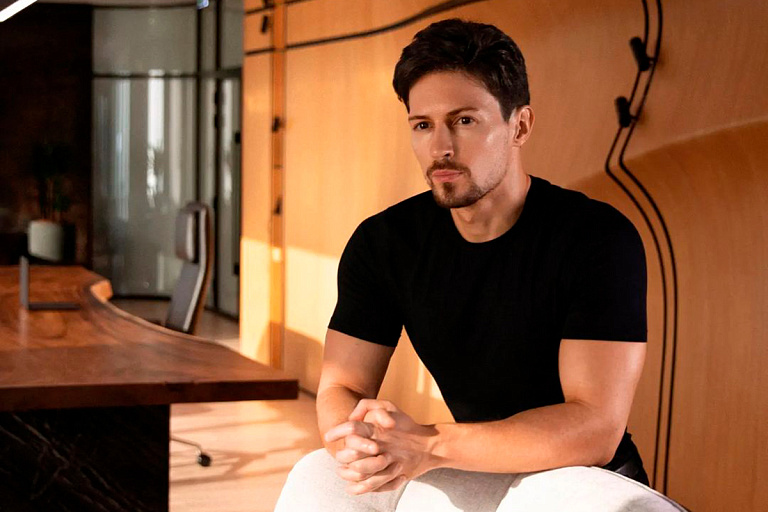 Полуголый Павел Дуров искупался в озере и спровоцировал расследование