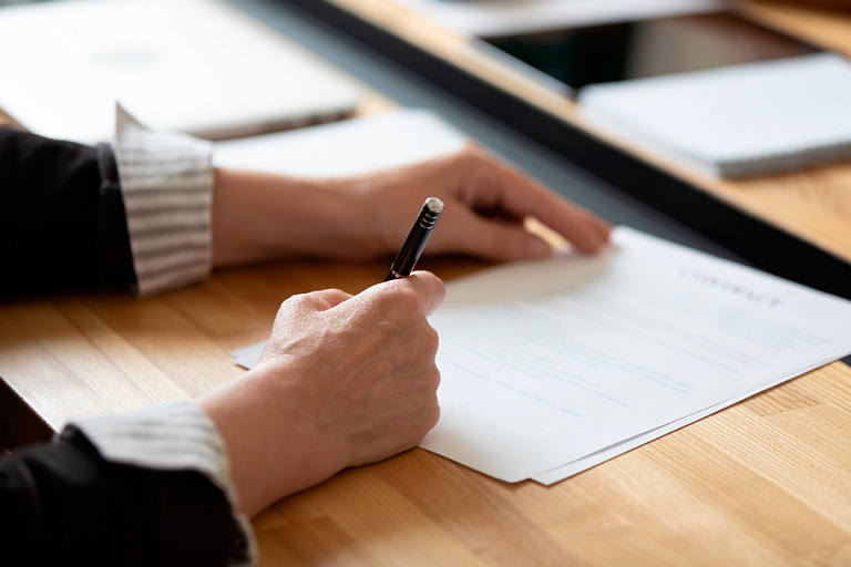 Минюст определил, сколько времени у нотариуса должно уходить на оказание услуг