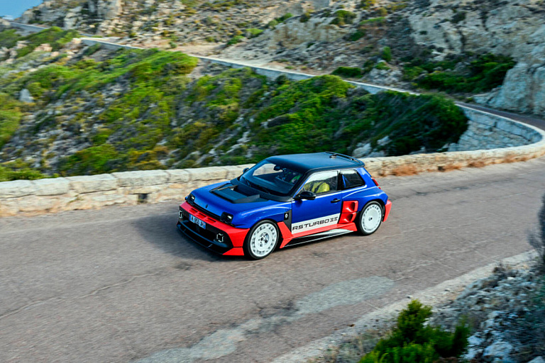 Renault возрождает легенду – новый электрокар развивает 555 лошадиных сил