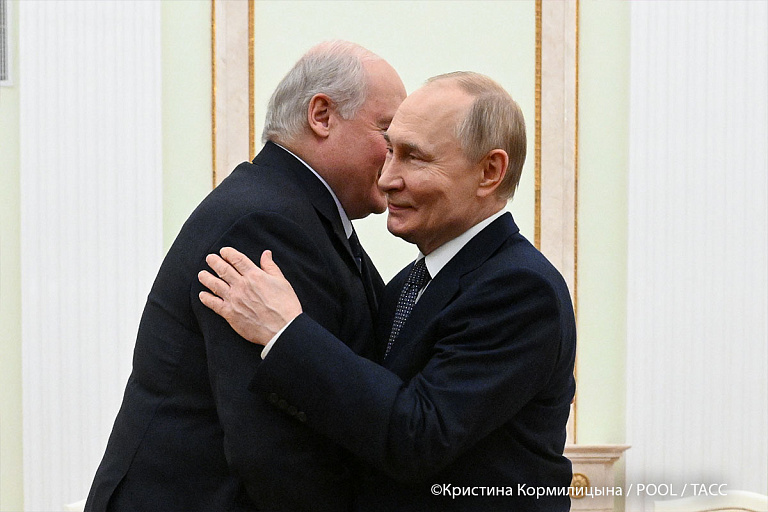 Просто чудесный подарок подготовил Лукашенко на день рождения Путина