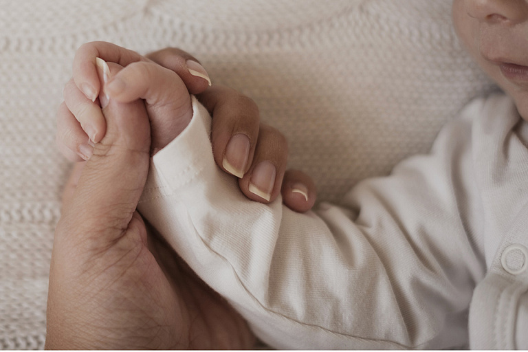 Узнали, в каком возрасте белоруски впервые становятся мамами