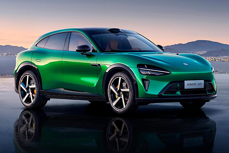 Авто в Китае загорелось вместе с водителем – страшные кадры