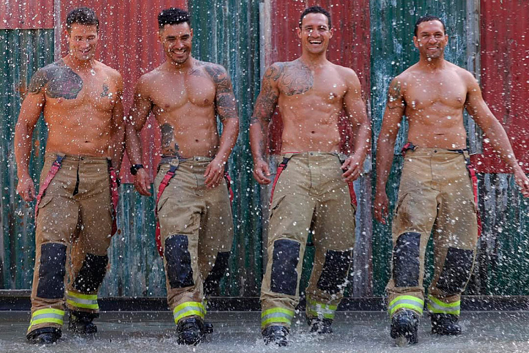 Хот-контент: австралийские пожарные представили календарь на 2026 год