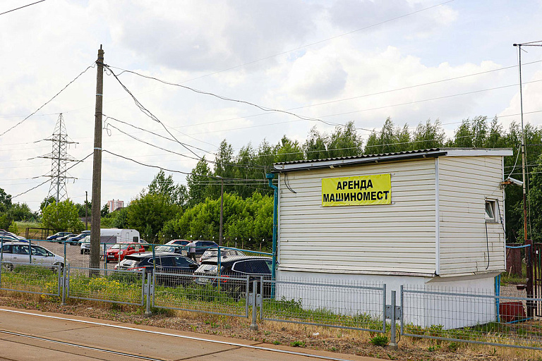 Стала известна стоимость абонементов на платные парковки в Минске