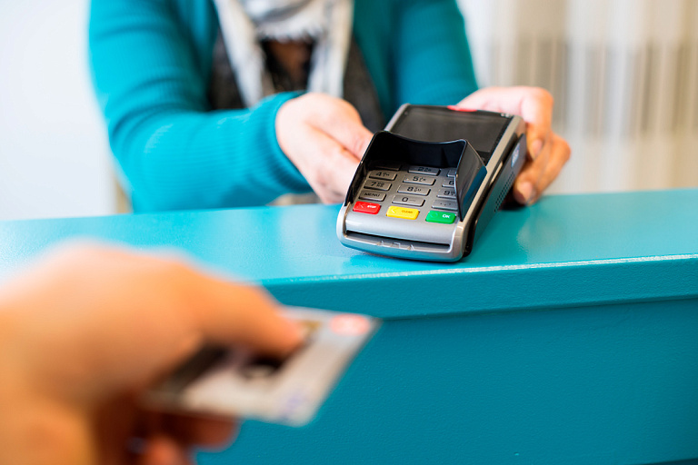 У держателей карточек могут быть проблемы с обслуживанием – когда