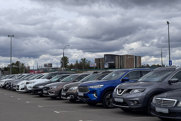 Авто не дороже Br36 000: автоцентр предлагает "бэушки" по одной цене