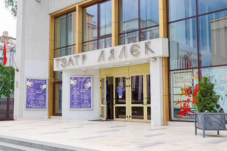 "Проще попасть в Мадридскую оперу": белорусам не хватает билетов в театр