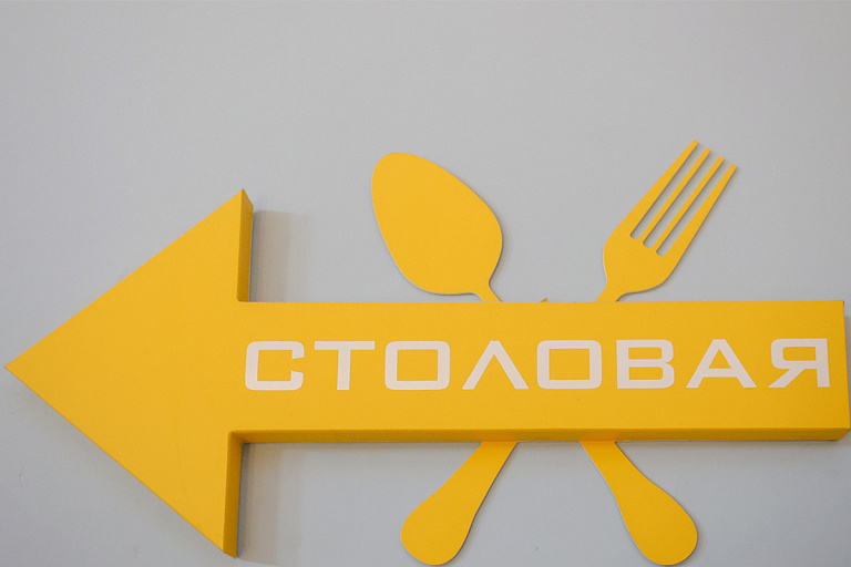 Минчанка пожаловалась на сырое мясо в столовой – туда пришла санстанция