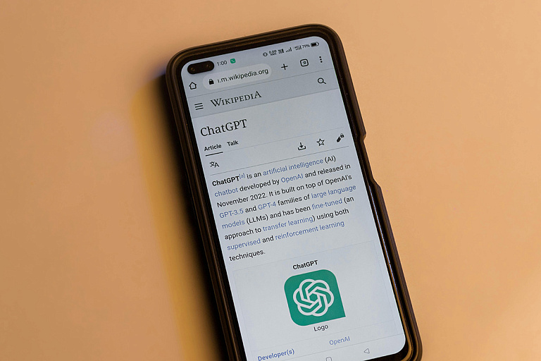 Нейросети обвалили посещаемость "Википедии" – как так вышло