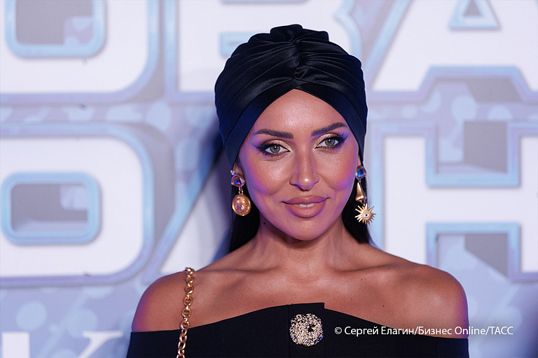 Певица Алсу рассказала, что считает народы Беларуси и России "единым целым"