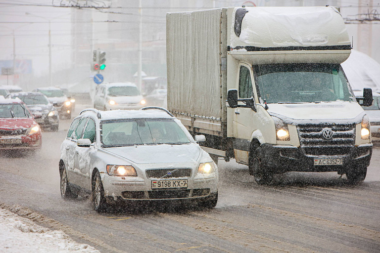Какие шины считаются зимними по новым ПДД – рассказали в ГАИ
