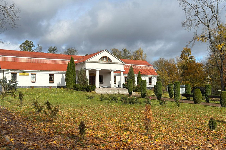 Отели с историей и комфортные экономномера: где остановиться в Суле