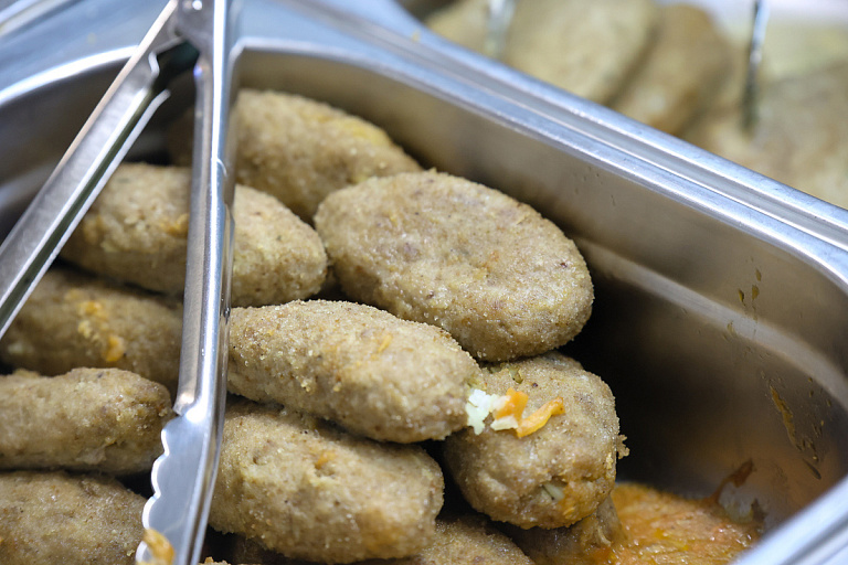 Школьники признались, почему не едят в столовых – причина неожиданная