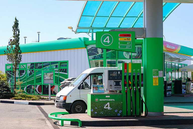 Кофе уже не предлагают: в "Белнефтехиме" рассказали, как работают заправки