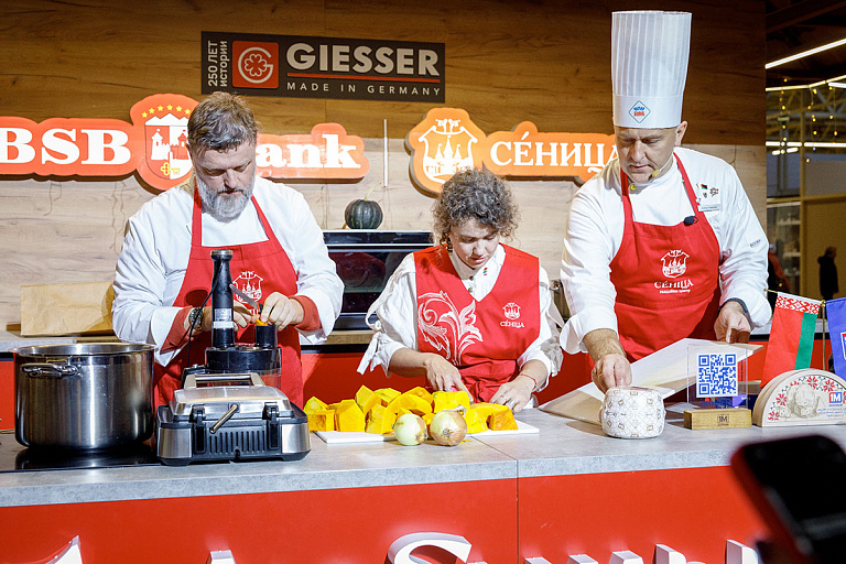 Вафли от шеф-повара, цимбалы и шопинг: как проходят выходные в ТЦ "Сеница"