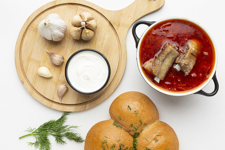 Могли бы восемь литров борща наварить: белоруска возмутилась ценами в кафе