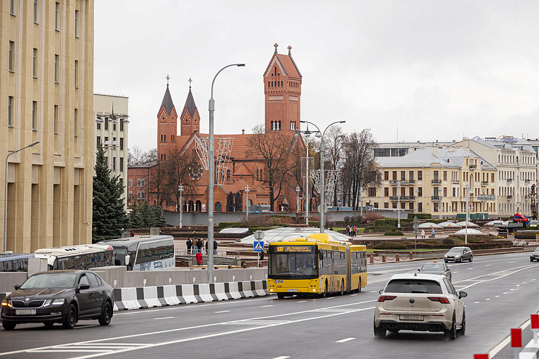 Поехали: мост в центре Минска открыли после ремонта – фото
