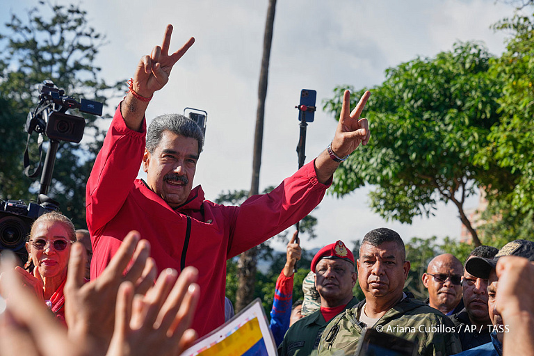 Венесуэла просит помощи у России из-за давления Трампа, утверждают СМИ