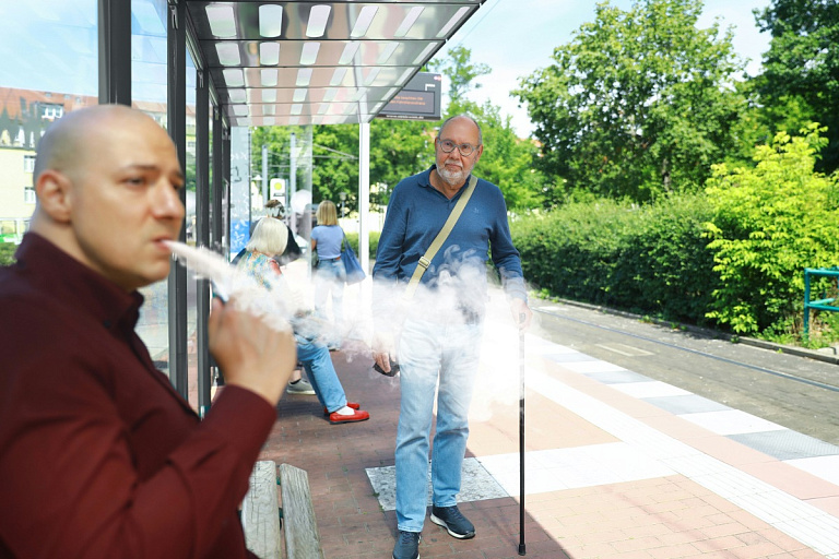 За курение на остановках положен штраф – какой, ответила юрист