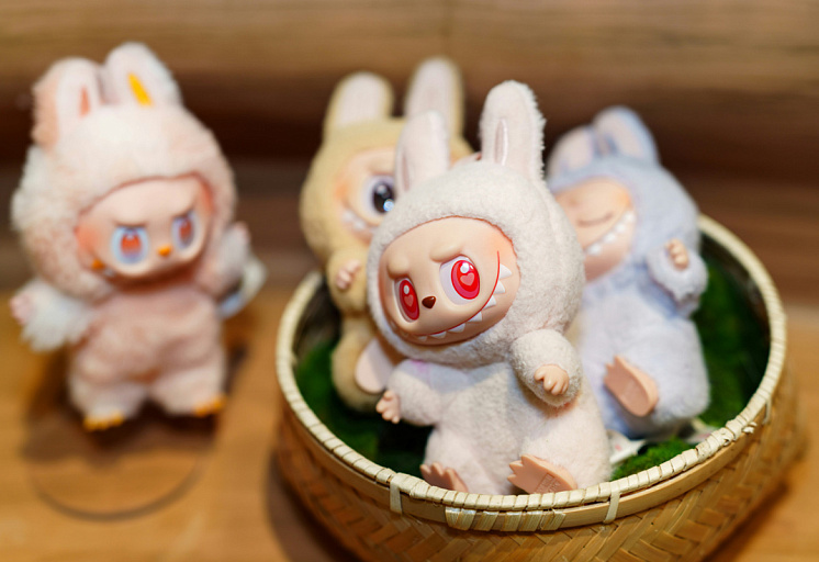 Создатель Лабубу вошел в десятку самых богатых миллиардеров Китая