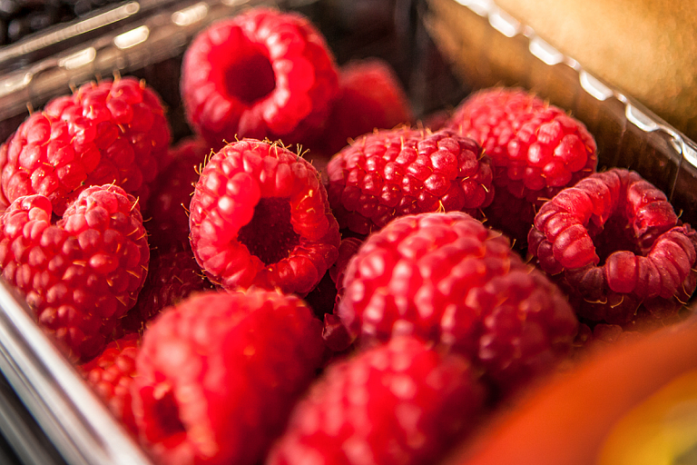"Золотом покрыта": тиктокерша нашла белорусскую малину по невероятной цене