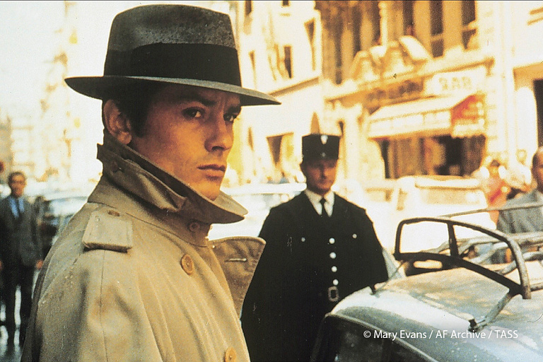 Пил не одеколон, а двойной бурбон: известное и неизвестное об Алене Делоне