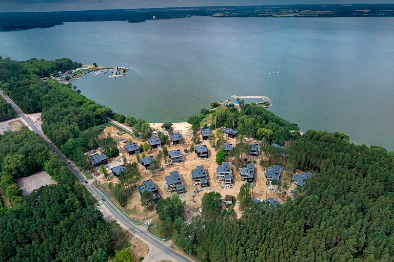 На этот дом у Минска не пожалели $1 000 000 – таких там еще много