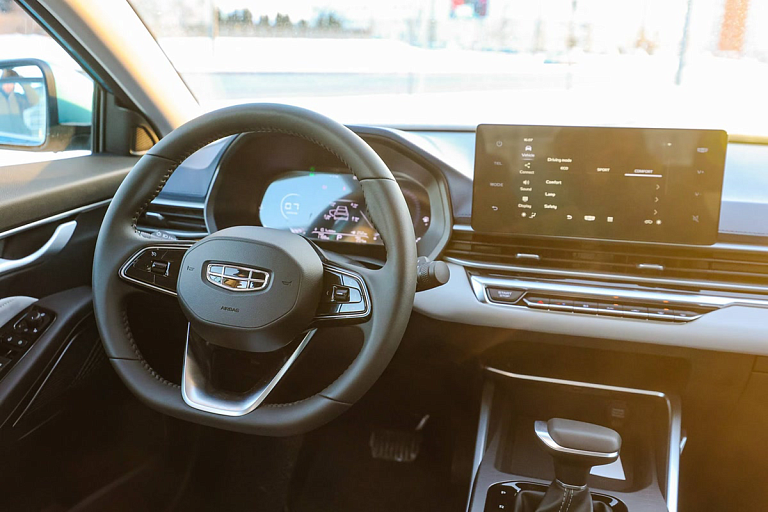 Geely шокировала низкой ценой на Emgrand нового поколения