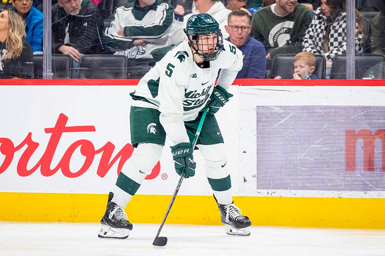 Белорусский хоккеист Артем Левшунов отличился в НХЛ и побил рекорд